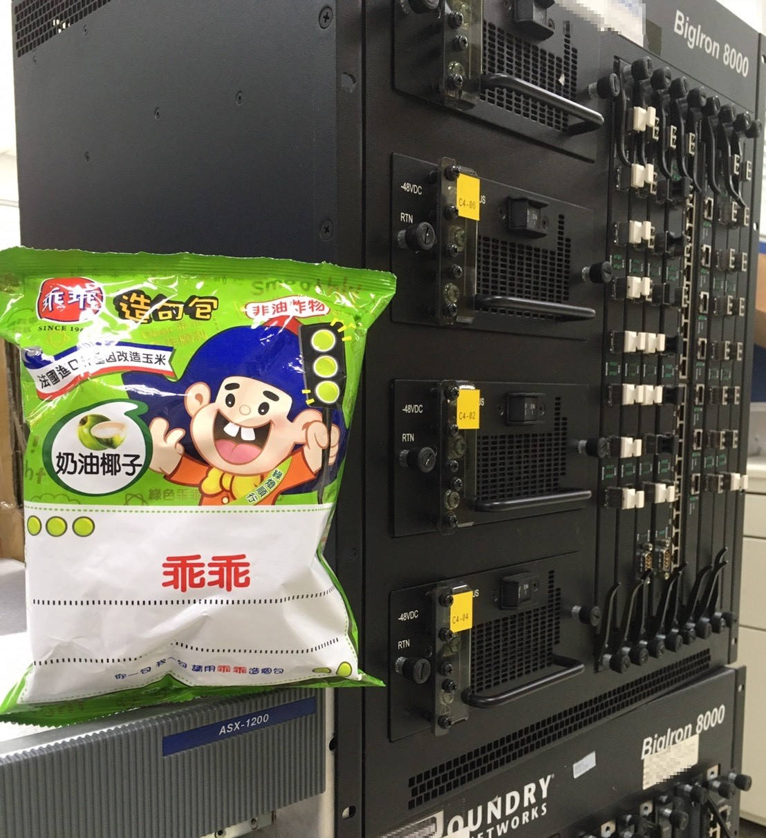 台湾ミニ百科（2021-04-21）機械を守るお菓子「乖乖」、他に「生理用ナプキン」も効果抜群？