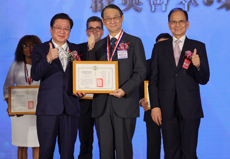 ナルワンアワー（月曜日） - 2021-11-01_日本台湾交流協会が2021年の「金商獎」を受賞