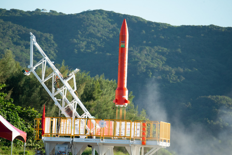 台湾ソフトパワー - 2022-08-02_初の衛星搭載ハイブリッドロケット打ち上げ成功！