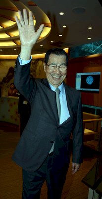 蕭・前副総統、ボアオ・フォーラム出席で海南島に