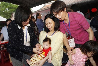昨年の新生児、人気の名前は「宥翔」と「語彤」