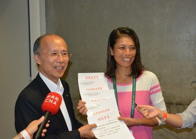 謝淑薇組が全仏女複で優勝、四大大会二冠目