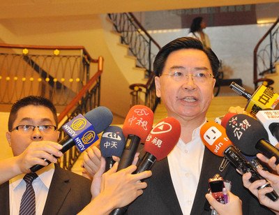 野党党首の国是会議出席説得に行政院長出馬か