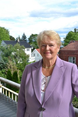 第一回唐奨の受賞者はノルウェー元首相