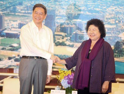 陳・高雄市長：中国大陸は台湾の声を聞け