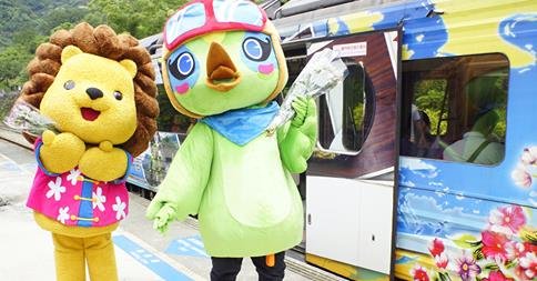 国際動漫節に合わせ、ペイント列車登場