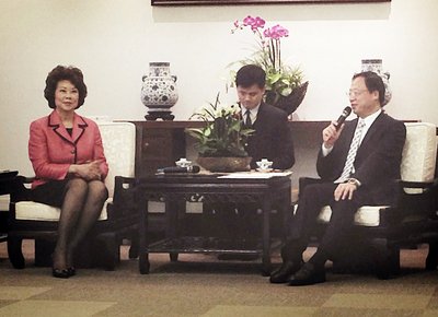 江・行政院長、米元労働長官の訪問受ける