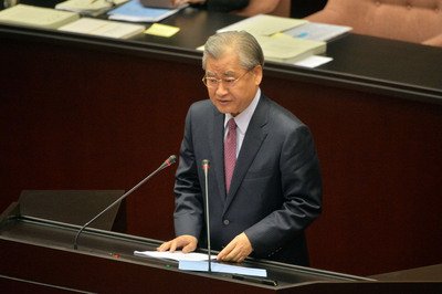 毛・行政院長が施政方針演説