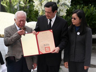 馬・総統「政党間、世代間の融和を」