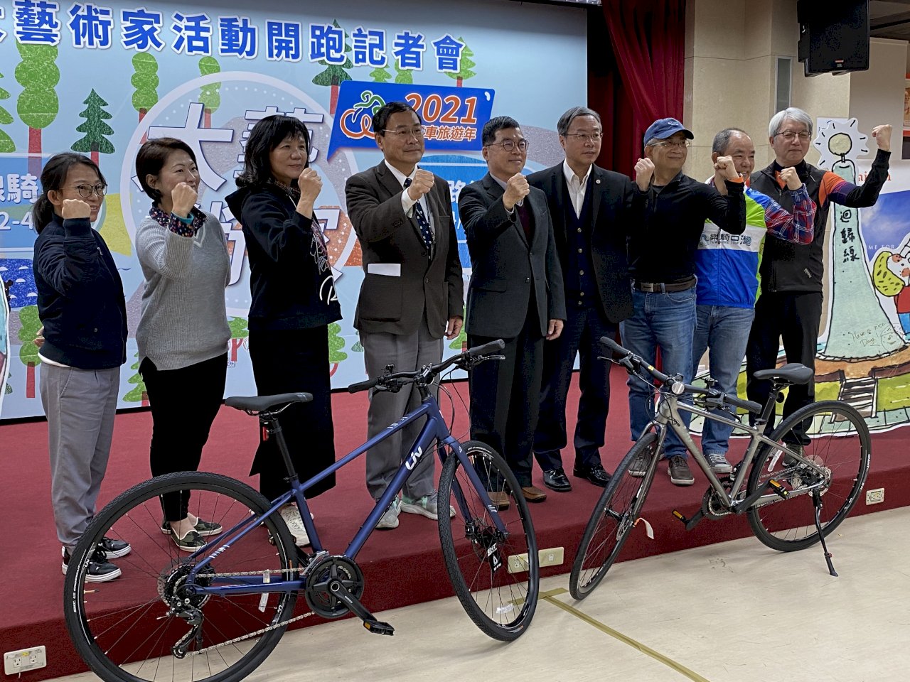 台湾をキャンバスに自転車で絵を サイクリング大芸術家 開幕 ニュース Rti 台湾国際放送