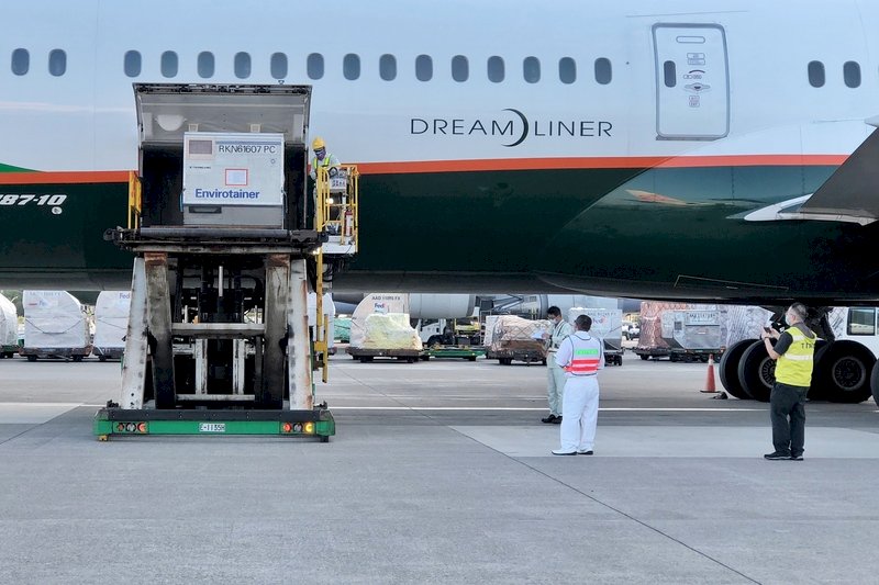 スロバキアの16万回分ワクチン、桃園国際空港に到着