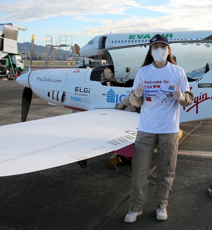 単独世界一周飛行挑戦中の19歳女性パイロット、台湾への再訪を約束