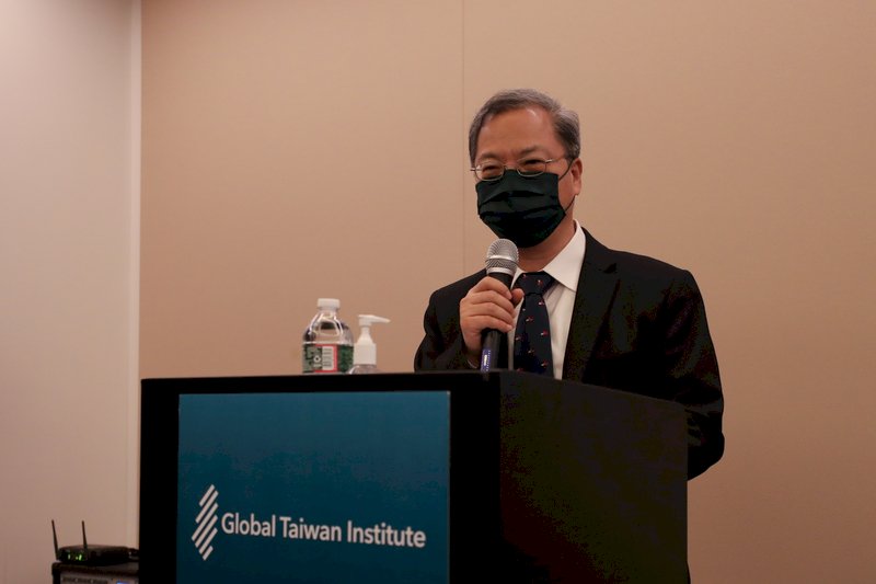 台湾の経済政策の策定などを担う国家発展委員会(略称:国発会)の龔明鑫・主任委員(=大臣、写真)は現地時間27日、アメリカのワシントンで演説を行た際、台湾とアメリカは、過去40年で最良の関係にあると述べ、半導体、情報通信ネットワーク、AI(人工知能)、宇宙科学技術などの四大分野における協力関係を強化すべきだという見方を示した。(写真:CNA)