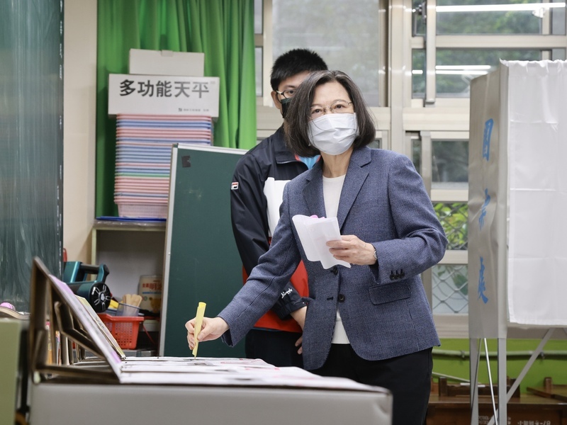 11/26統一地方選、蔡・総統:奮って投票して国家の未来を決めよう
