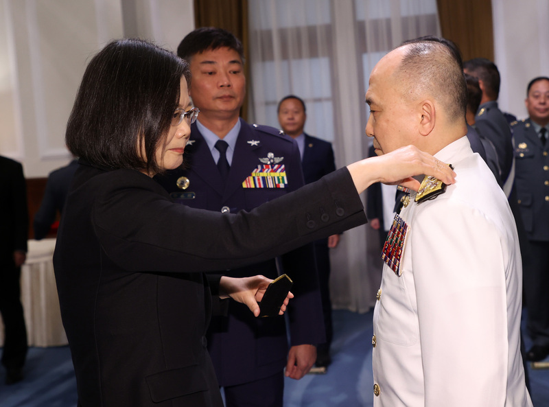 国軍の重要最高幹部の授与式　蔡・総統、訓練と戦力の強化に期待