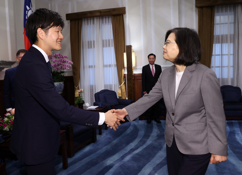 蔡英文・総統が日本の自民党青年局代表団と会談