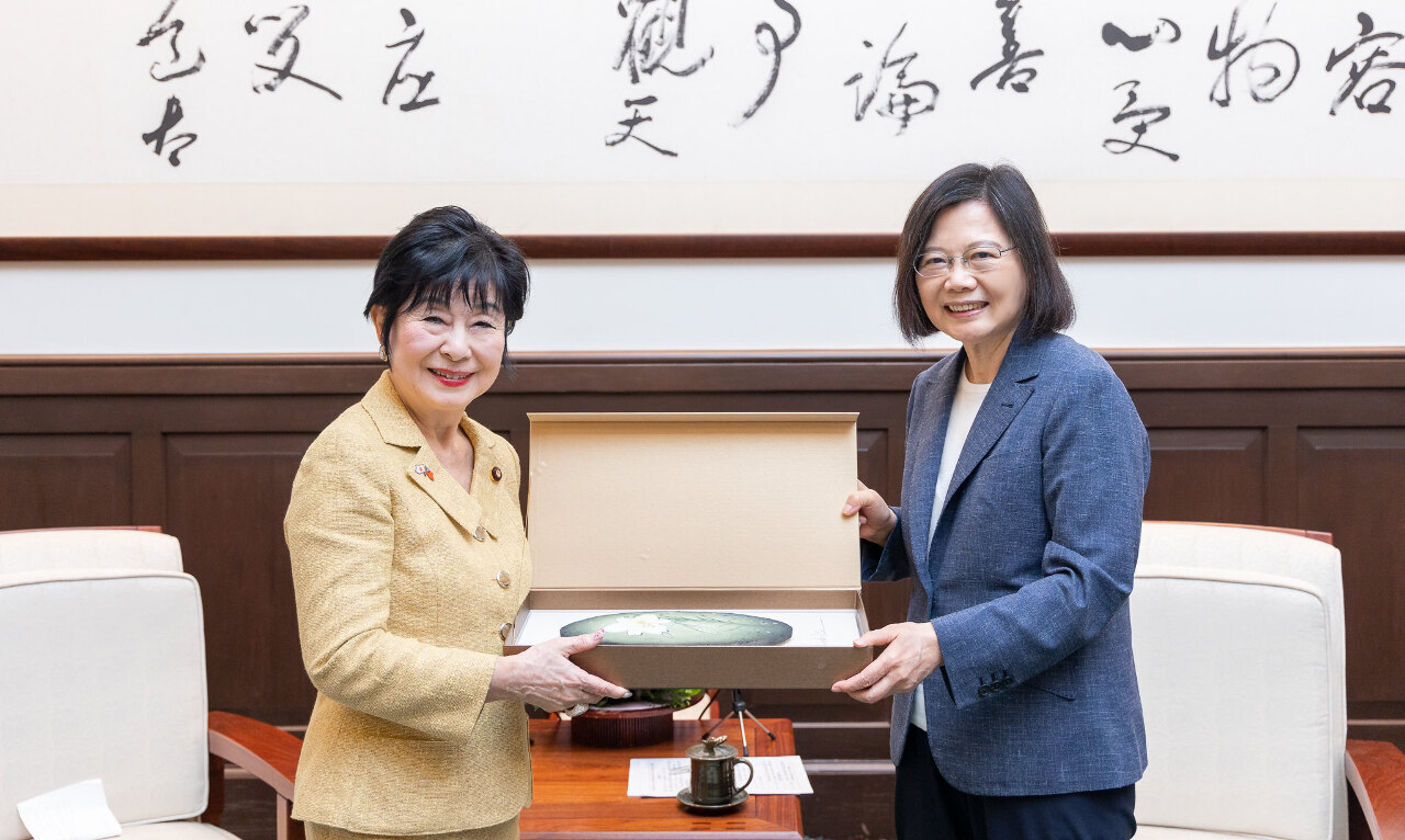 山東昭子・前参院議長一行が蔡英文・総統を表敬訪問