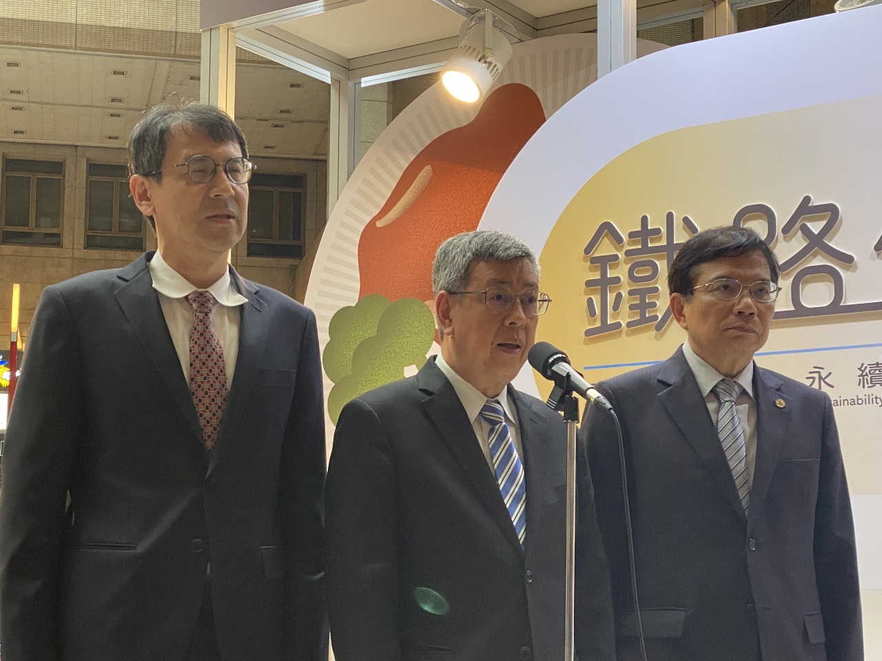 ジェンダー平等三法、行政院：次会期の最優先議題に