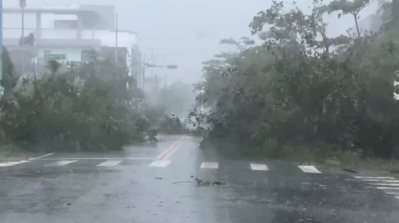 台湾が4年ぶりに台風に見舞われ、台風11号が9/3午後3時に上陸