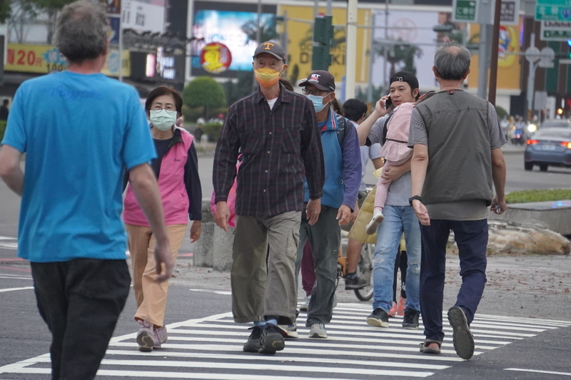 11/29昼間は温かく、朝晩は涼しい　嘉義以南は30℃の高温