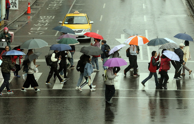 12/5雨は減少傾向、北部は涼しく、南部と台東は29度