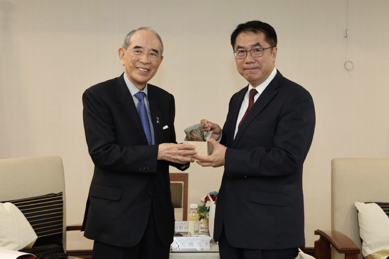 日本台湾交流協会の大橋光夫会長、黃偉哲‧台南市長を表敬