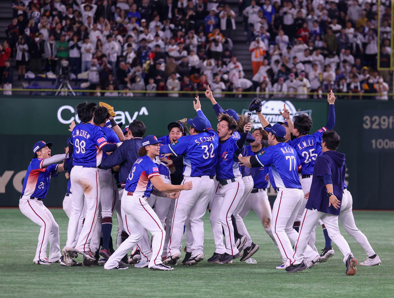 野球の国際大会「ラグザスpresents第3回wbscプレミア12」の決勝が24日夜、日本の東京ドームで行われ、台湾チームは4 0で日本を制し