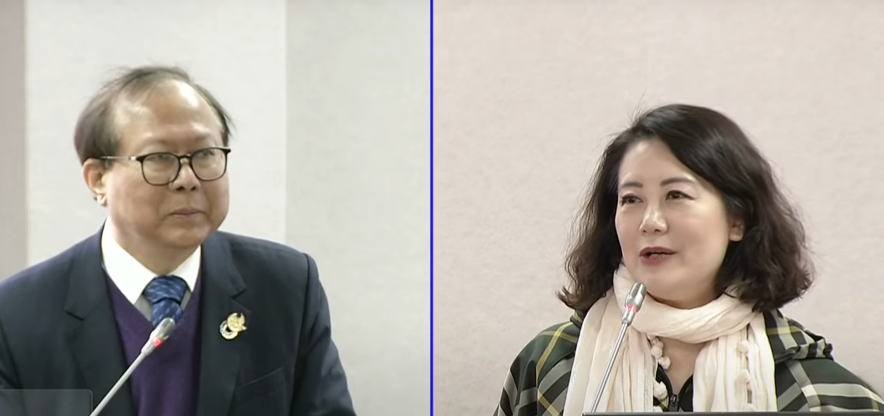 公務員の「中国身分証無所持誓約書」提出義務化、国家への忠誠心は妥協できず