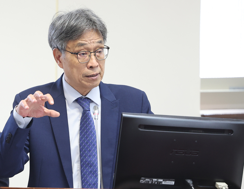 日本の米不足により、台湾米の対日輸出が急増する中、農業部は11日、今後はブランド化を推進していく考えを示した。（写真：農業部の陳駿季・部長／CNA）